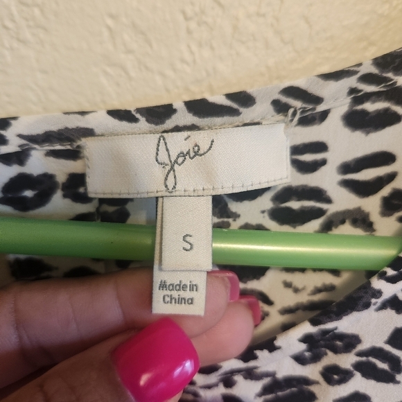 EUC JOIE WOMEN'S RANCHER LIP LEOPARD PRINT 100% SILK BLOUSE SIZE SMALL - Picture 8 of 9